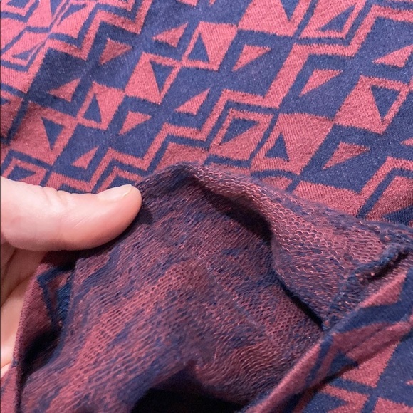 Beautiful Giant Boho Maroon and Blue Geometric Short Sleeve Tee Size XL - Picture 11 of 15